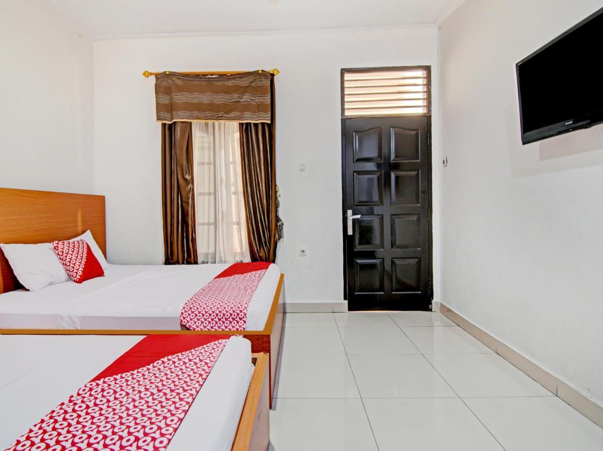 Oyo 90674 Syukran Syariah Hotel 2*