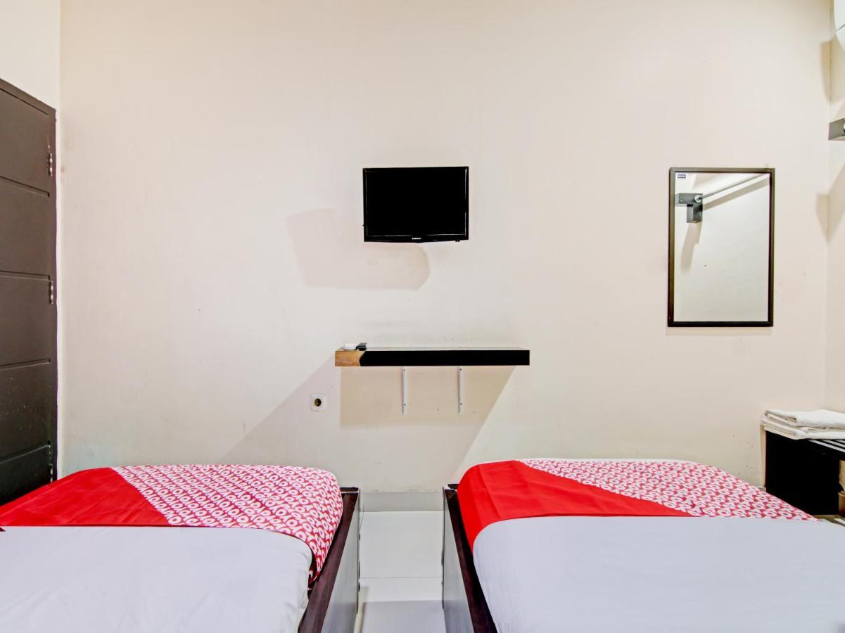 Oyo 90674 Syukran Syariah Hotel 2*
